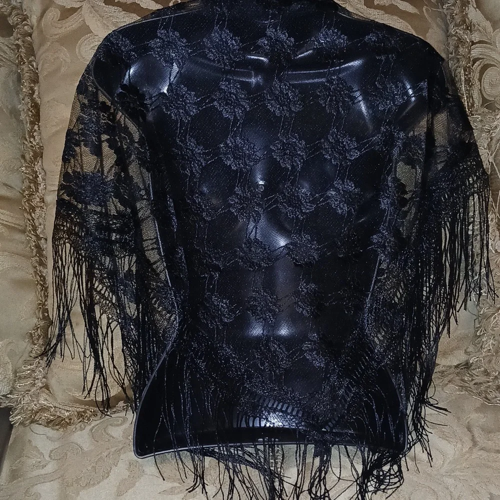 Lace Woman Shawl Black NIP